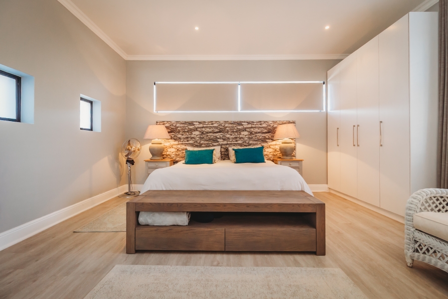 4 Bedroom Property for Sale in Herolds Bay Western Cape